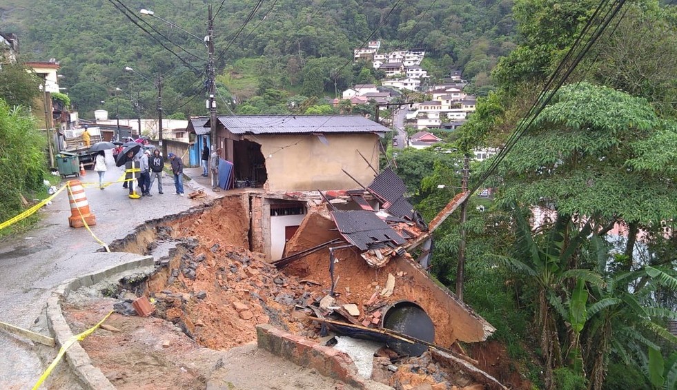 Petrópolis: Caixa libera FGTS para atingidos no temporal de terça-feira Lorena Bueri