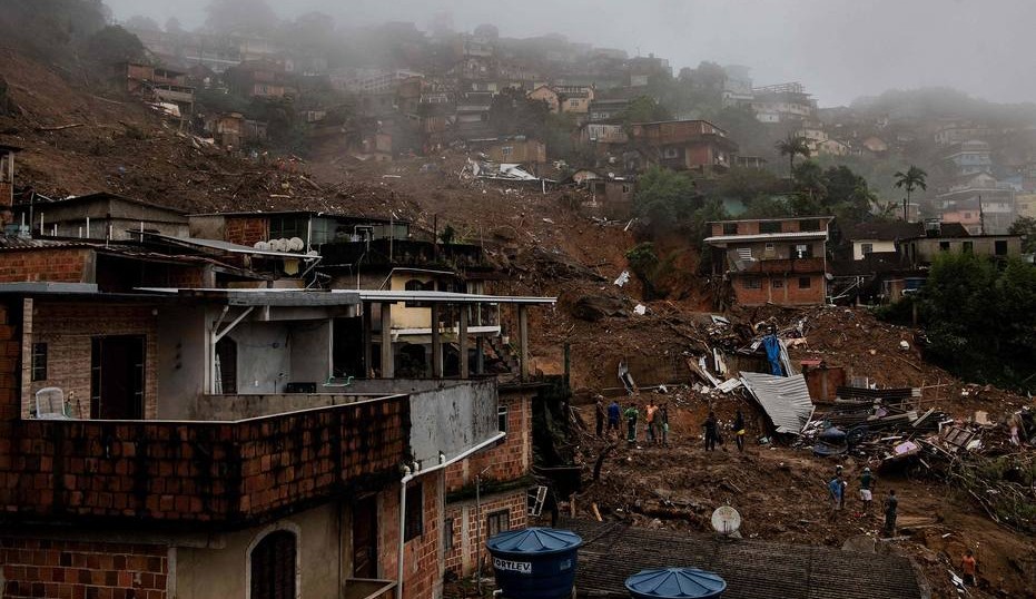 Fortes chuvas invadem a Região Serrana do município de Petrópolis, resultando em tragédia