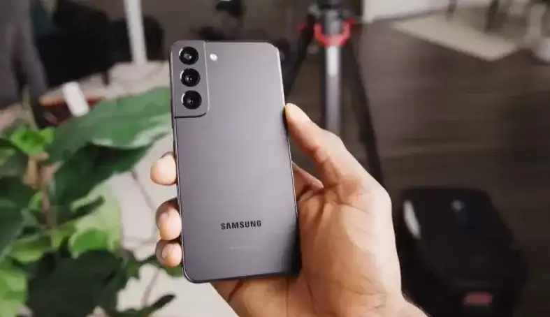Na compra de novos smartphones, Samsung enviará carregadores gratuitamente