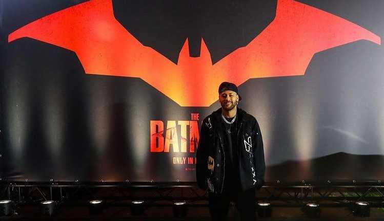 Em première, Neymar se encontra com o elenco do novo filme do 'Batman' 