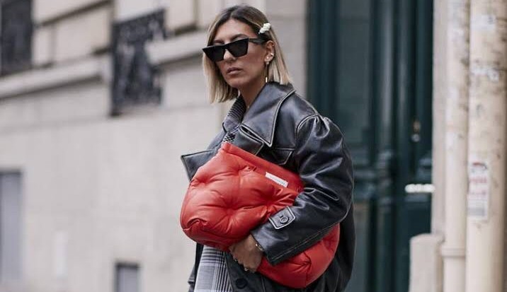 Quais são os estilos de bolsa que marcaram a London Fashion Week Lorena Bueri