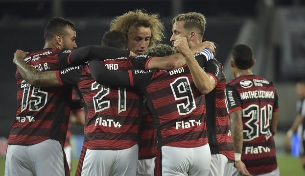 Flamengo é superior ao Botafogo e vence com facilidade no Nilton Santos