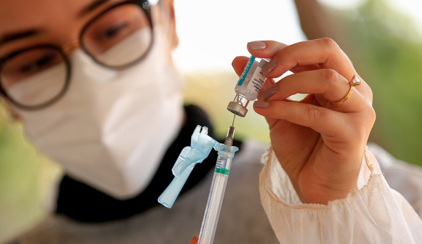 Brasil avança com o numero de pessoas totalmente imunizadas