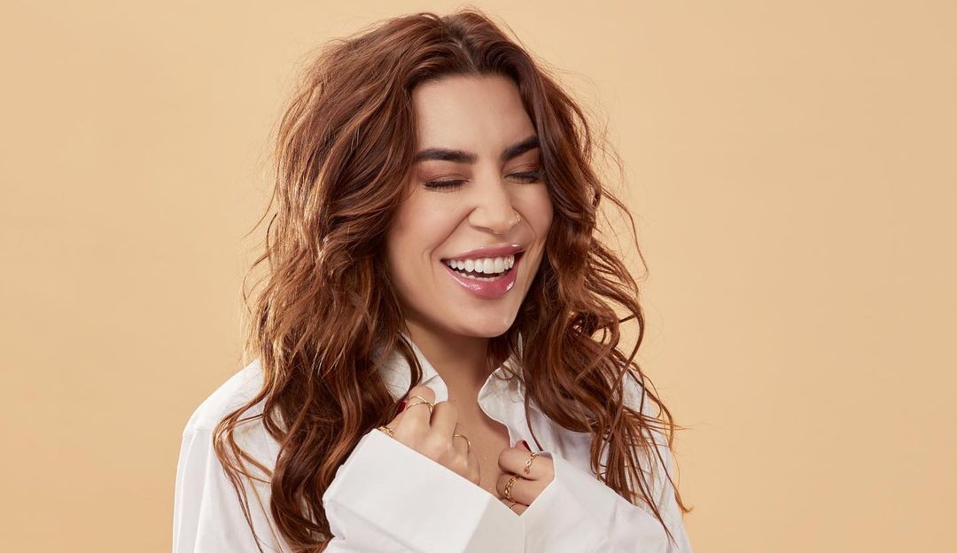 Naiara Azevedo anuncia o lançamento da música '50%' Lorena Bueri