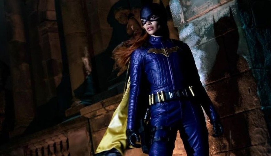 DC: Leslie Grace aparece como Barbara Gordon em foto no set de Batgirl  Lorena Bueri