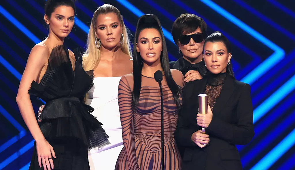 Kourtney Kardashian sobre reality show em família: 'Começaram a me atacar' Lorena Bueri