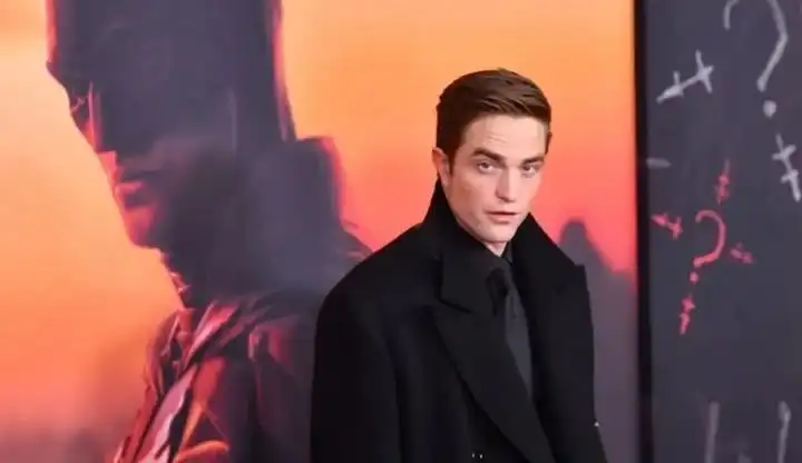 Robert Pattinson revelou um de seus truques para rebater críticas sem ser pego Lorena Bueri