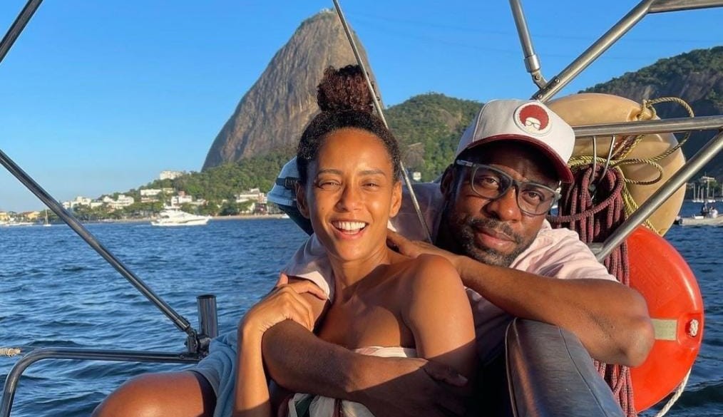 Um momento de lazer romântico: Taís Araújo e Lázaro Ramos fazem passeio de barco  Lorena Bueri