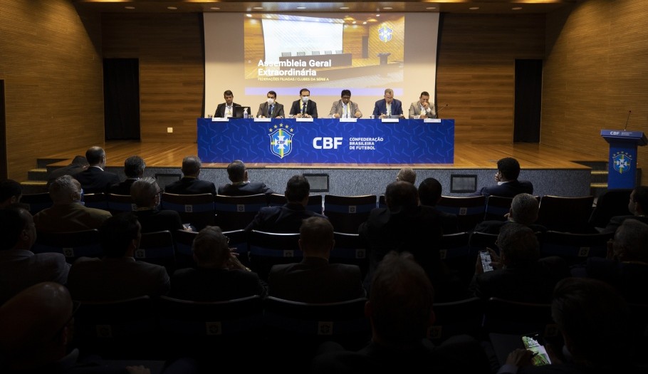 CBF e clubes negociam criação da Liga  Lorena Bueri