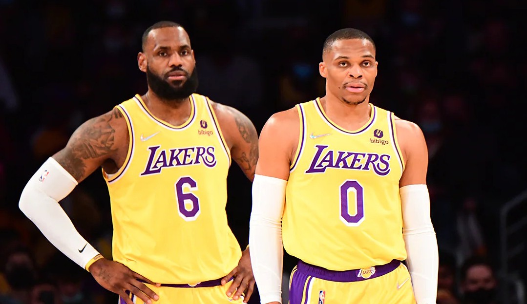 Lakers perdem em noite inspirada de Westbrook e LeBron