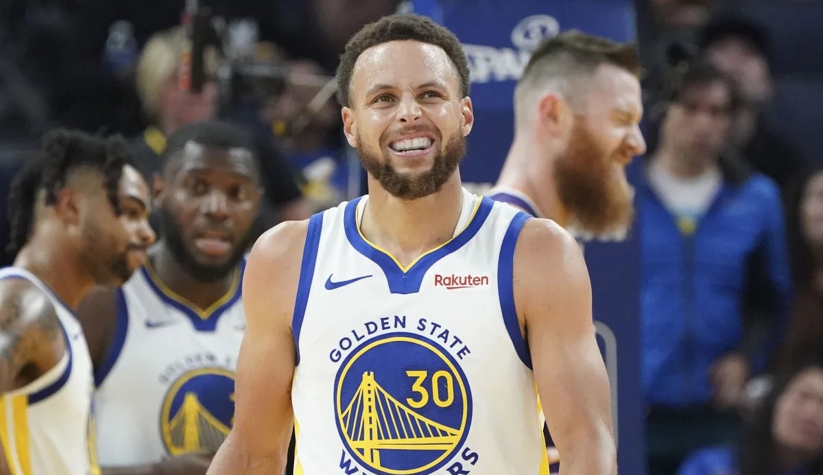 Curry 'fofo' chega a 20 mil pontos e Durant anota duplo-duplo; confira o resumo da NBA