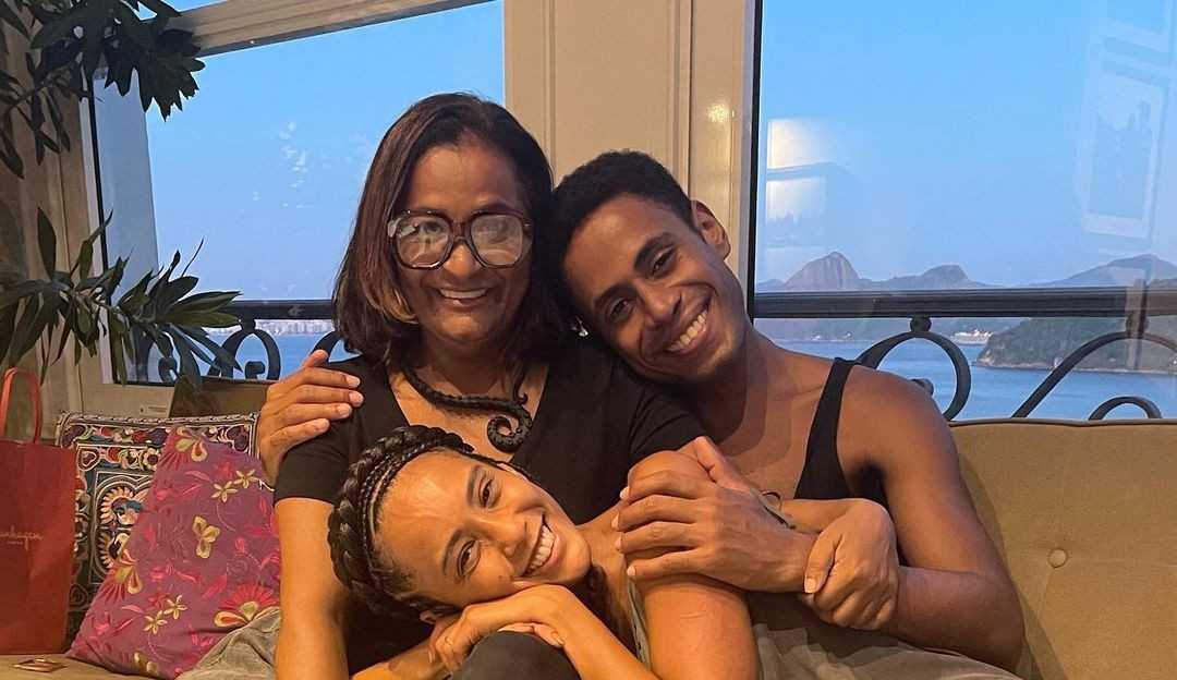 Taís Araújo mostra 'familia' da nova novela das 7, Cara e Coragem Lorena Bueri
