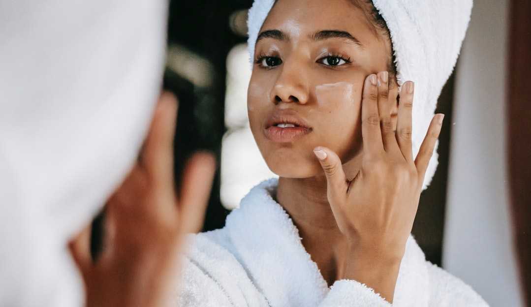 Skincare: três passos básicos para o cuidado da pele Lorena Bueri