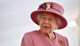 Rainha Elizabeth evita eventos ao precisar de cadeira de rodas Lorena Bueri