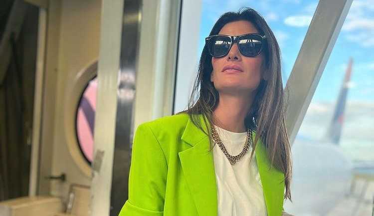 Isabella Fiorentino revela como fazer combinações com o blazer neon  Lorena Bueri