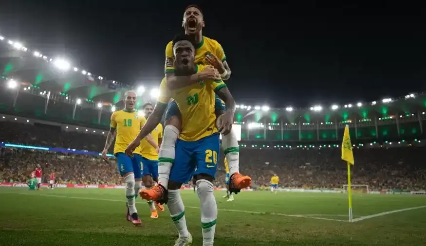 Brasil vence Chile em noite de despedidas