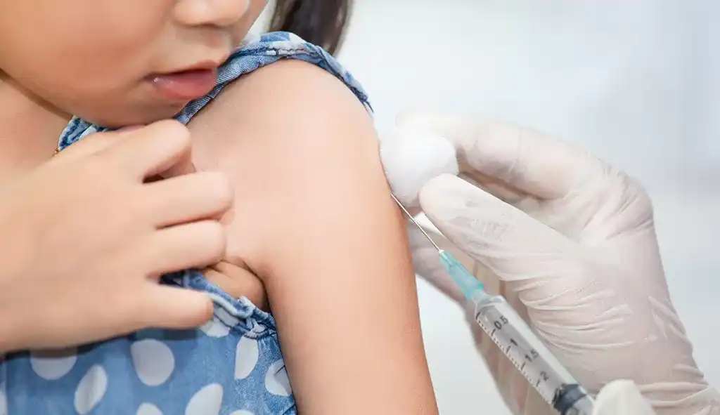 Aumenta o numero de crianças com a dose de reforço da vacina contra covid-19 Lorena Bueri