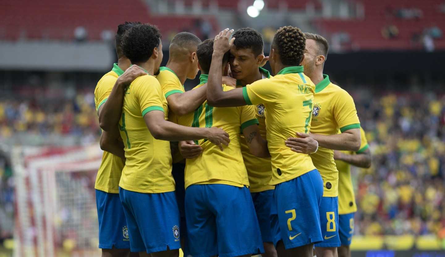 Brasil vence a Bolívia em La Paz e aguarda sorteio da Copa do Mundo