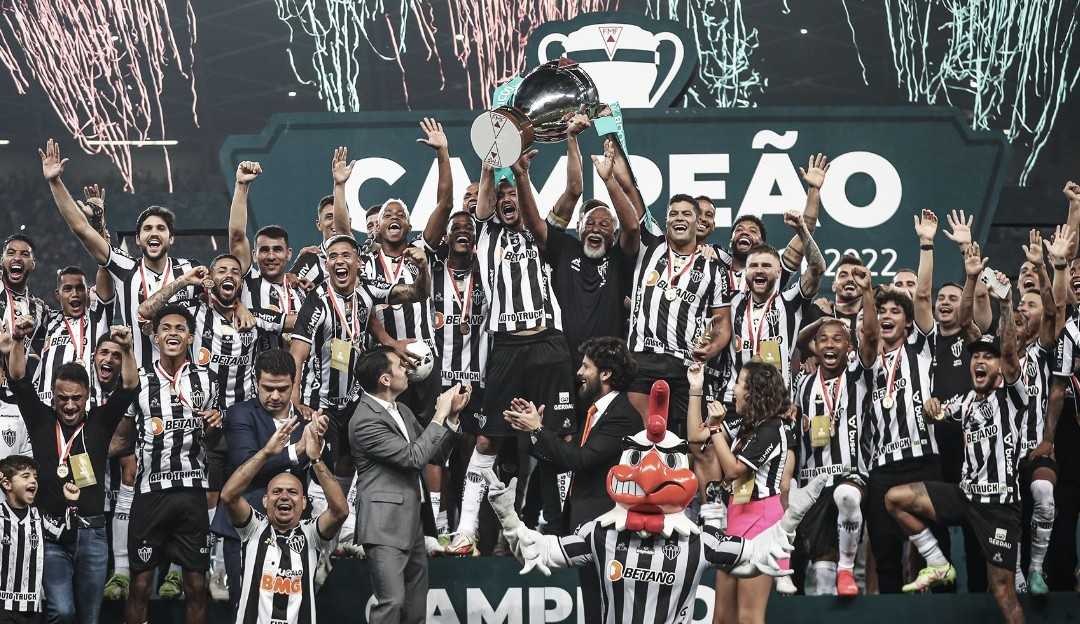 Tricampeão, Atlético-MG marca três vezes e leva a taça do Campeonato Mineiro