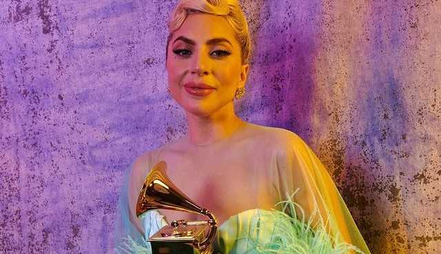Lady Gaga vibra com o seu 13° Grammy Lorena Bueri