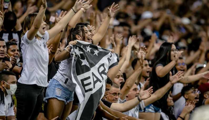 Estádio cheio, cartões vermelhos e virada: A vitória do Ceará sobre o Independiente no Castelão