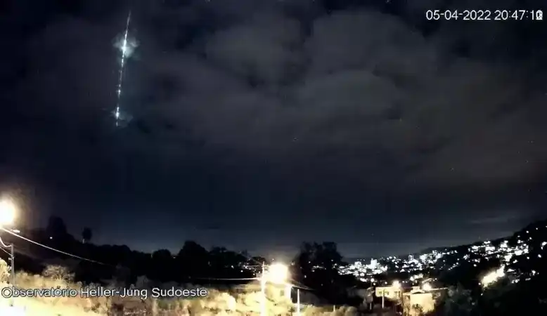 Observatório registra passagem de meteoro em Porto Alegre Lorena Bueri