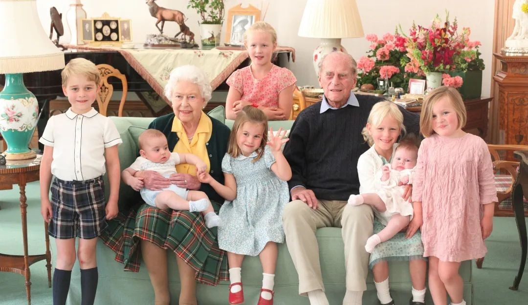 Família real compartilha homenagem a príncipe Philip um ano após sua morte Lorena Bueri