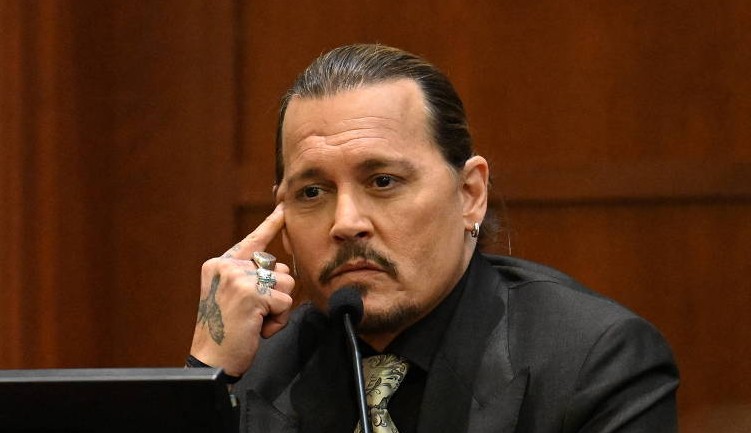 Johnny Depp nega acusações de violência contra Amber Heard: “Nunca bati em nenhuma mulher”  Lorena Bueri