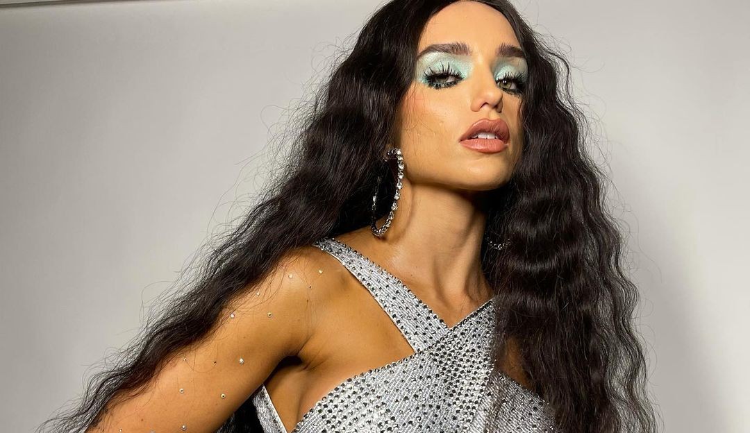 Rafa Kalimann se fantasia de Diva Pop para baile de Carnaval 