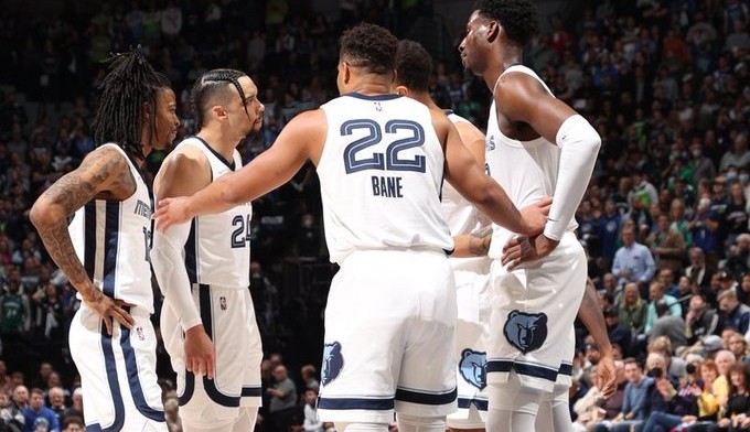 Memphis Grizzlies protagoniza virada épica e abre vantagem na série de playoffs da NBA