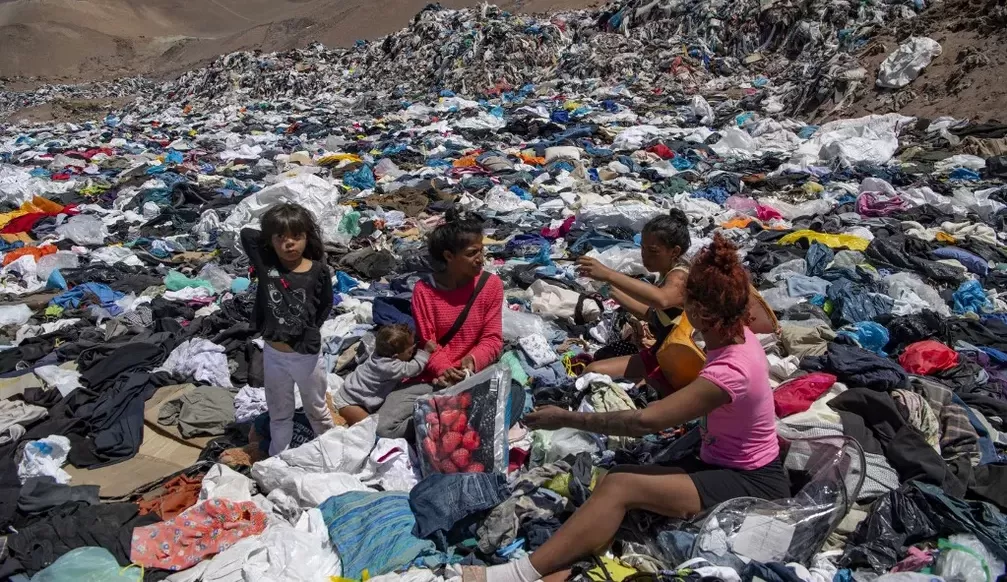 Descubra como descartar roupas usadas de forma sustentável