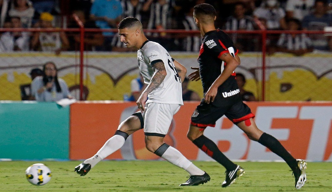 Botafogo empata em 1 a 1 com Atlético-GO pelo Campeonato Brasileiro