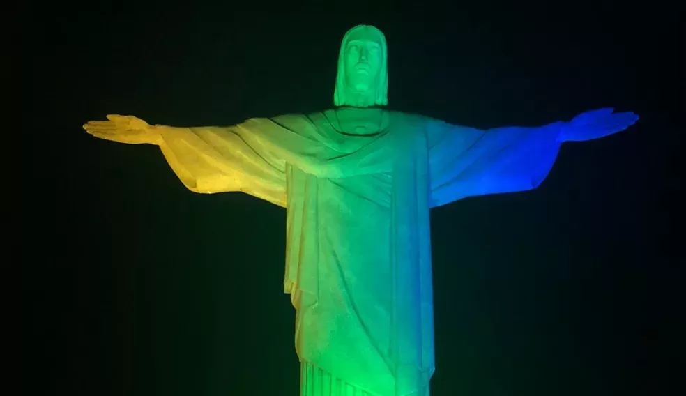 Em homenagem a Ayrton Senna, Cristo Redentor ganha iluminação especial Lorena Bueri