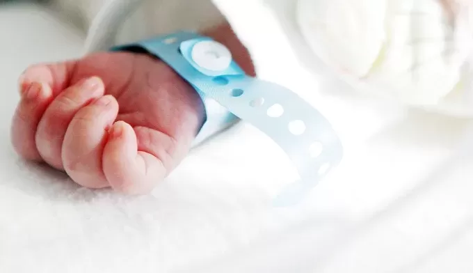 Bebê de cinco meses é internado com meningite Lorena Bueri