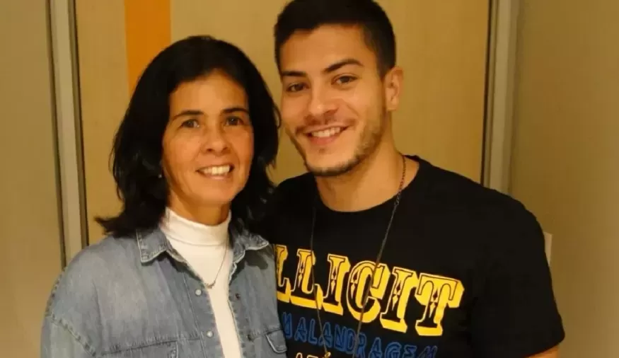 Mãe de Arthur Aguiar fala sobre o hate sofrido pelo filho e relação com neta e nora Lorena Bueri
