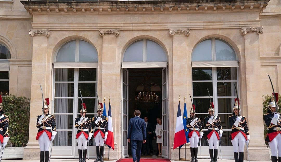 Emmanuel Macron toma o posse para o segundo mandato na França Lorena Bueri