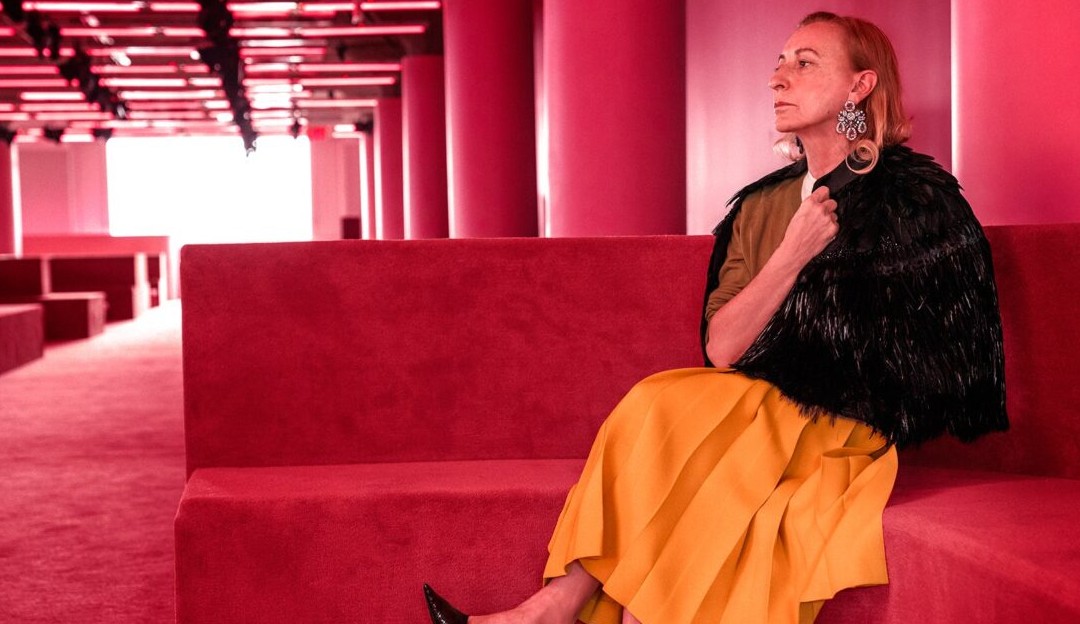 Miuccia Prada: 5 curiosidades sobre a trajetória da estilista Lorena Bueri