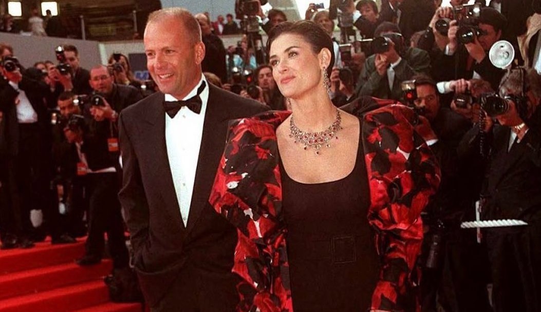 Demi Moore posta foto com Bruce Willis e relembra Festival de Cannes de 97