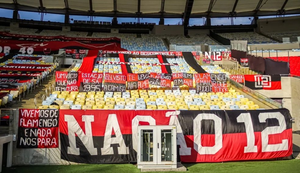 Organizada do Flamengo recebe homenagem por combate ao discurso LGBTfóbico nos estádios