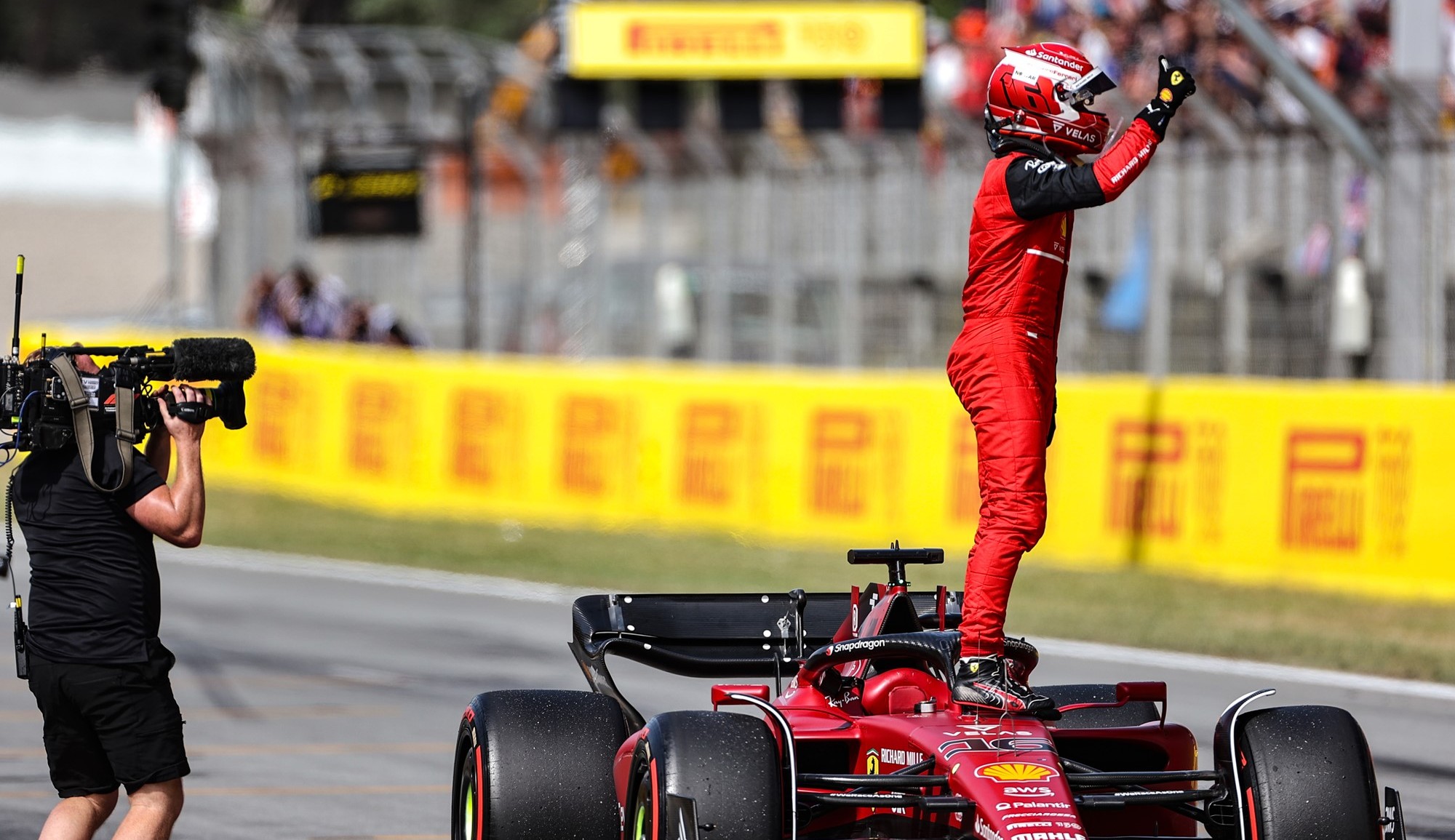 Charles Leclerc conquista a quarta pole position no ano e larga na frente na Espanha