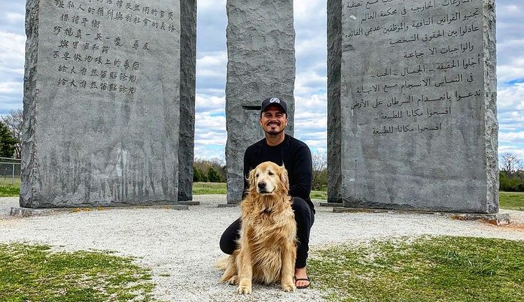 Influencer Jesse Koz e seu cachorro morrem em acidente de carro nos EUA