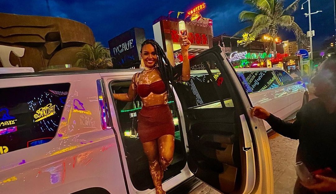 Ex-BBB Natália Deodato esbanja curtição em sua viagem para Cancún
