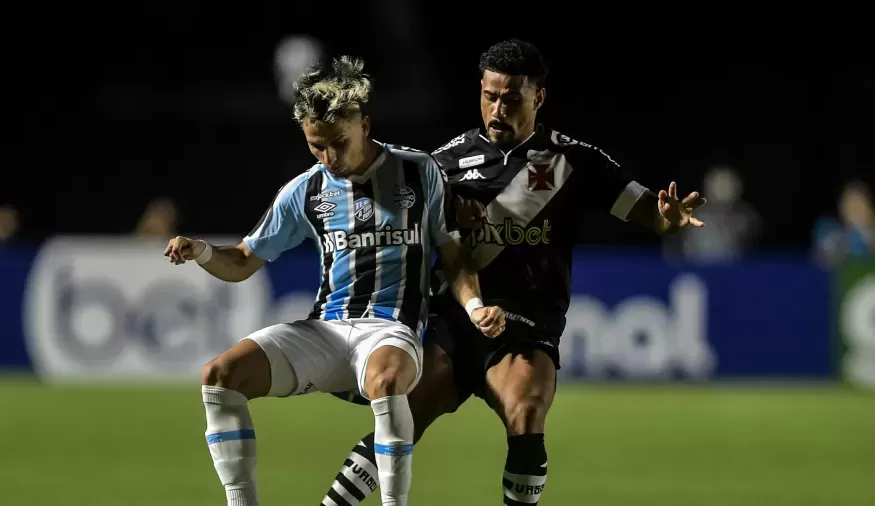 Vasco e Grêmio empataram pela série B em jogo de muitas faltas e poucas finalizações Lorena Bueri