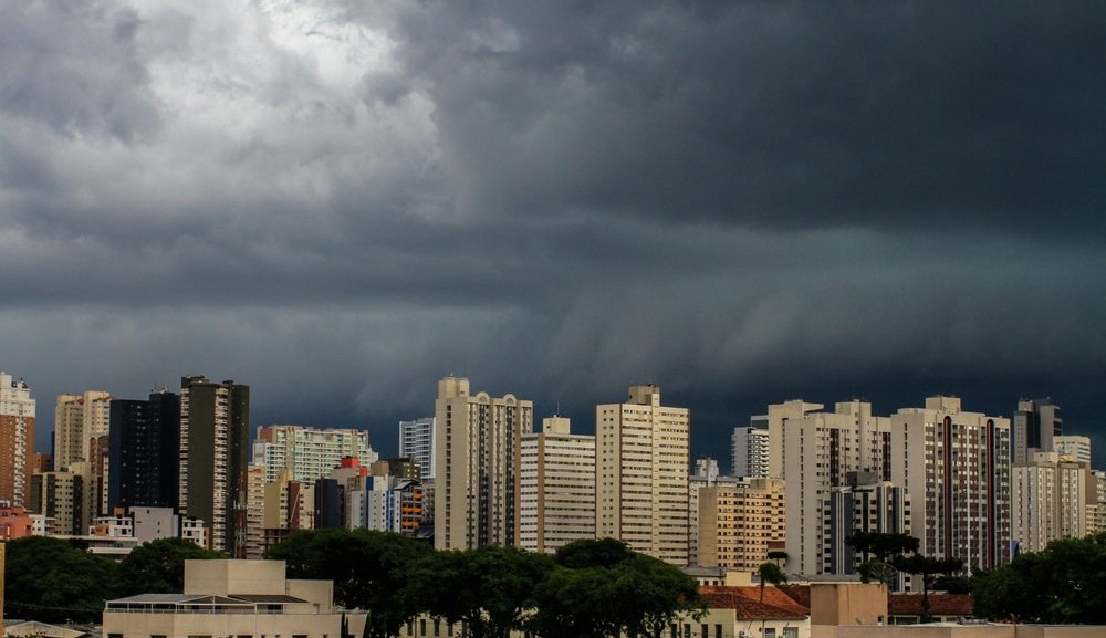 Paraná: Chuvas causam estragos na região metropolitana de Curitiba