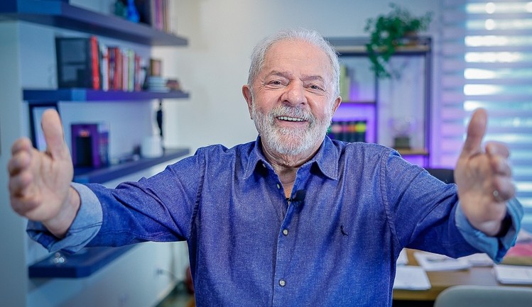Segundo Ipespe, Lula lidera a pesquisa de honestidade e competência