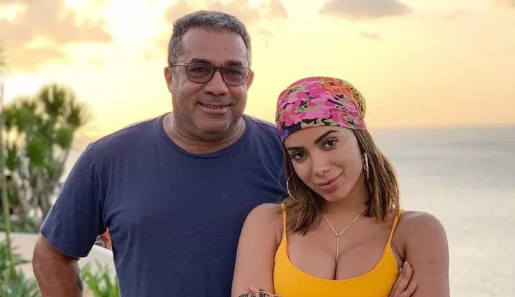Pai de Anitta faz cirurgia no pulmão após descoberta de tumor Lorena Bueri