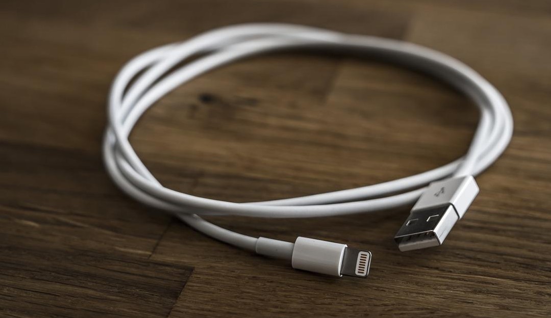 Apple não poderá se recusar a utilizar carregador USB-C na União Europeia Lorena Bueri