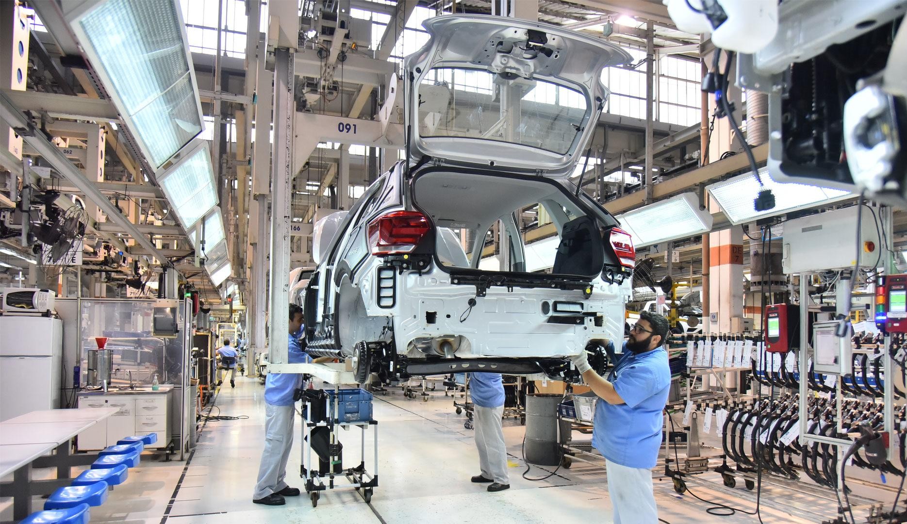 Volkswagen irá conceder férias para 3 mil funcionários entre os meses de junho e julho Lorena Bueri