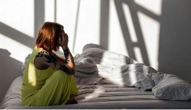 Entenda como a ansiedade e transtornos relacionados podem afetar o sono Lorena Bueri