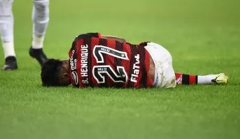 Bruno Henrique fará cirurgia no joelho e se torna baixa para a temporada do Flamengo
